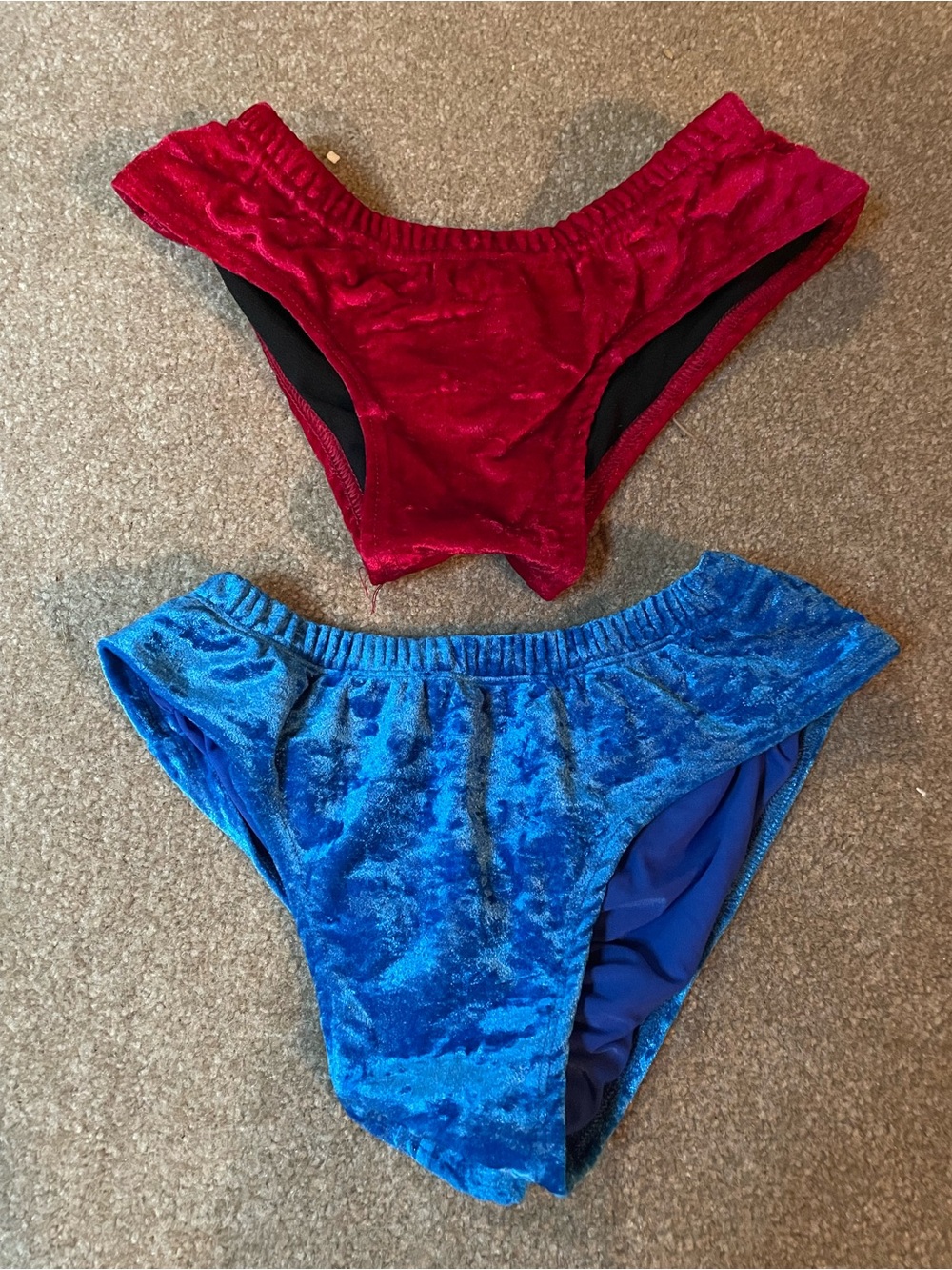 Velvet scrunch bottoms- Red & Blue
Rad pole wear